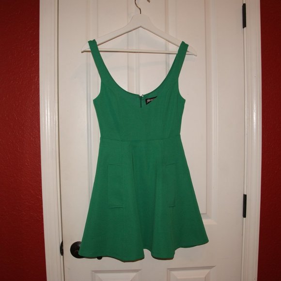 NASTY GAL Green Drawing A Blank Mini Dress sz XS - Picture 5 of 13